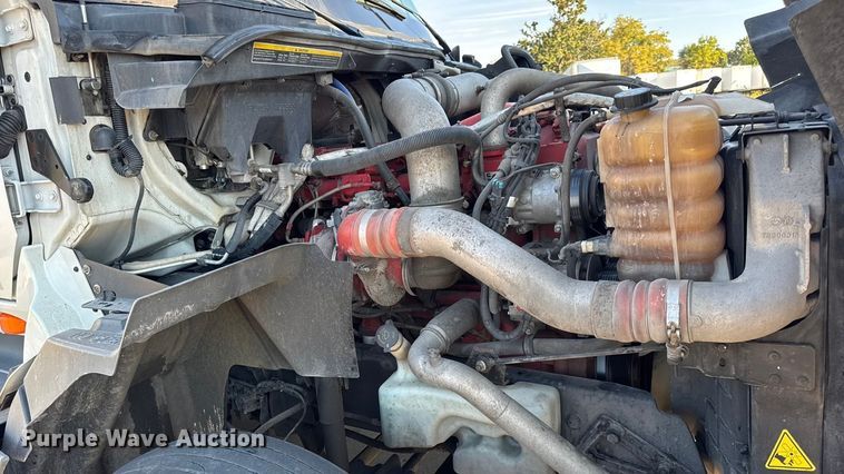 image for item EH7476 2016 International ProStar Plus semi truck