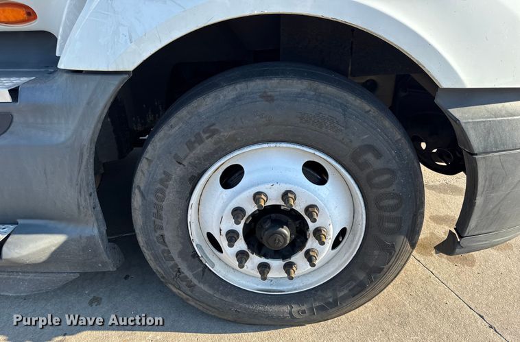 image for item EH7476 2016 International ProStar Plus semi truck