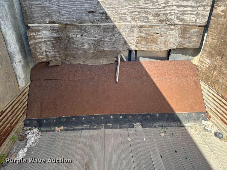 image for item EM2359 1992 Trailmobile grain trailer