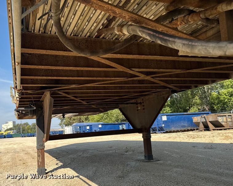 image for item EM2359 1992 Trailmobile grain trailer