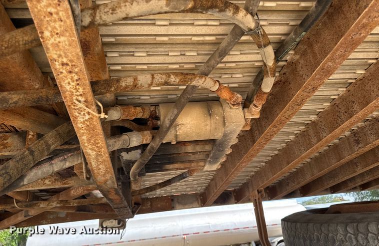 image for item EM2359 1992 Trailmobile grain trailer