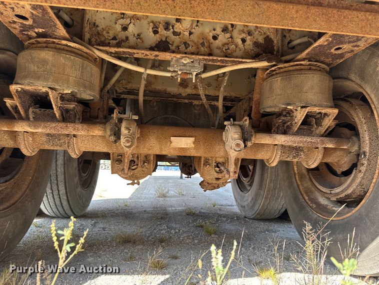 image for item EM2359 1992 Trailmobile grain trailer