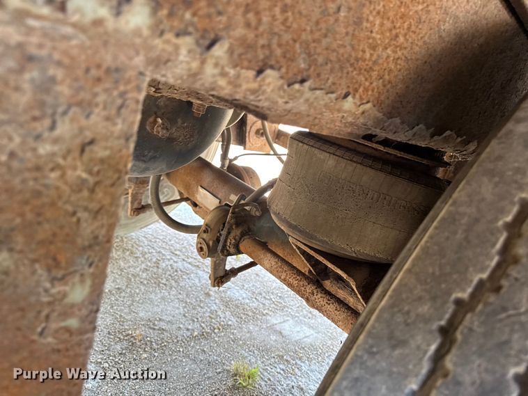 image for item EM2359 1992 Trailmobile grain trailer