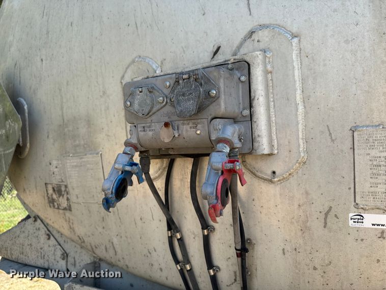 image for item EM2360 1985 Polar CT87511 tank trailer