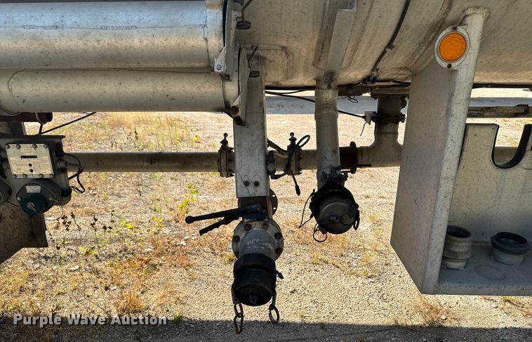 image for item EM2360 1985 Polar CT87511 tank trailer