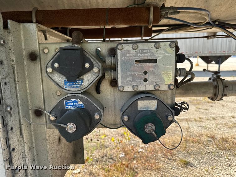 image for item EM2360 1985 Polar CT87511 tank trailer