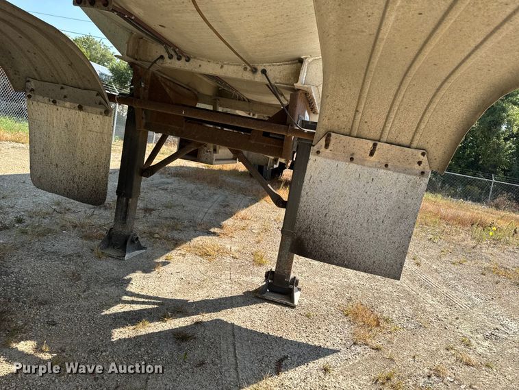 image for item EM2360 1985 Polar CT87511 tank trailer