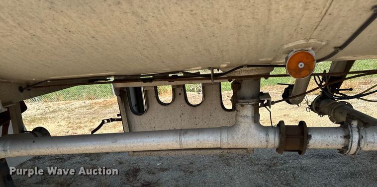 image for item EM2360 1985 Polar CT87511 tank trailer