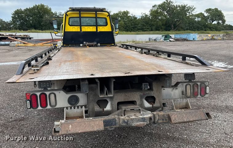 image for item EM8171 2018 Freightliner Business Class M2 rollback truck