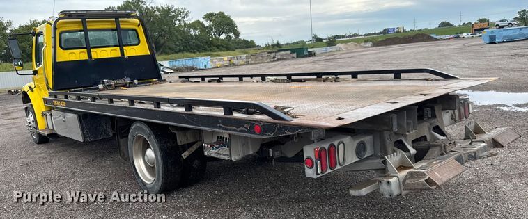 image for item EM8171 2018 Freightliner Business Class M2 rollback truck