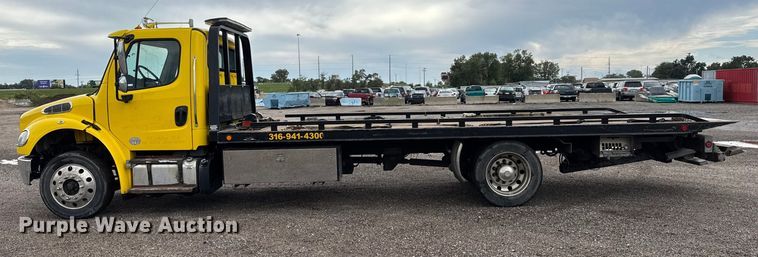 image for item EM8171 2018 Freightliner Business Class M2 rollback truck