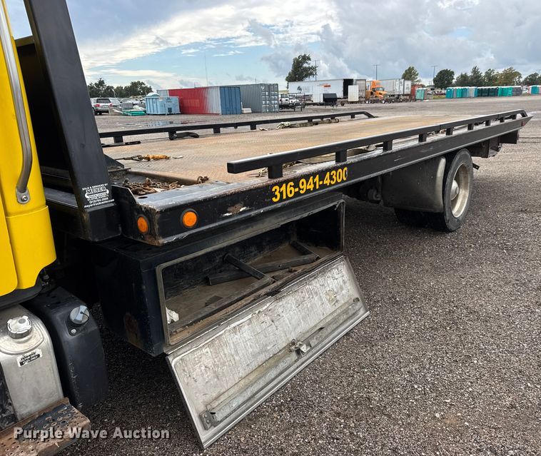 image for item EM8171 2018 Freightliner Business Class M2 rollback truck