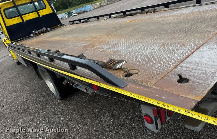 image for item EM8171 2018 Freightliner Business Class M2 rollback truck