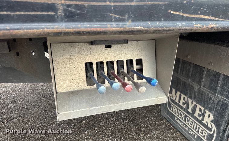 image for item EM8171 2018 Freightliner Business Class M2 rollback truck