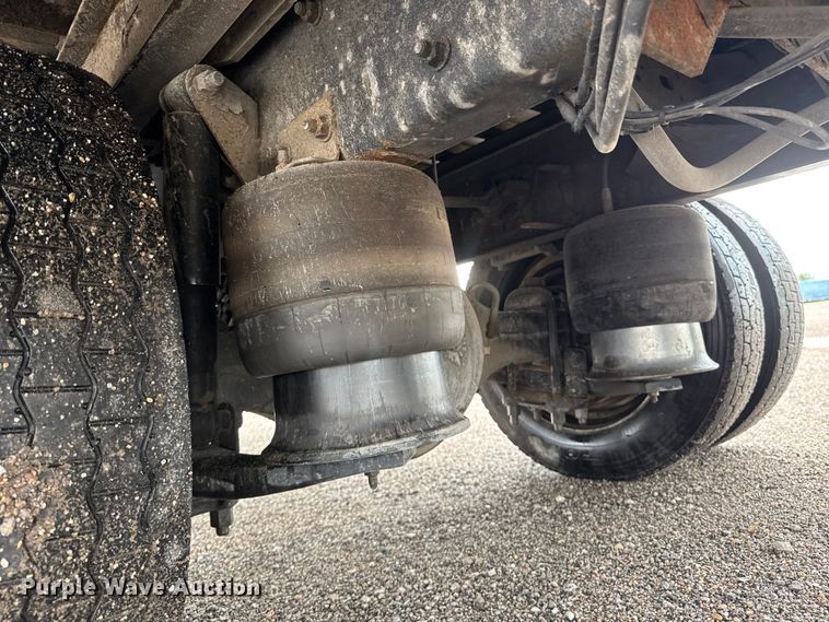 image for item EM8171 2018 Freightliner Business Class M2 rollback truck