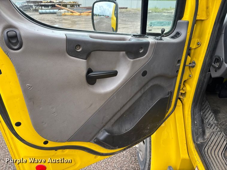 image for item EM8171 2018 Freightliner Business Class M2 rollback truck