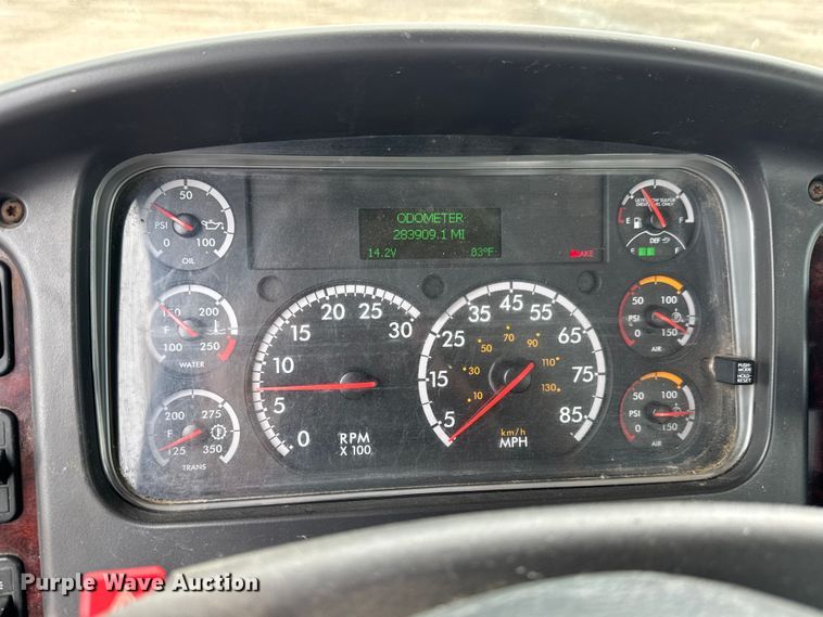 image for item EM8171 2018 Freightliner Business Class M2 rollback truck