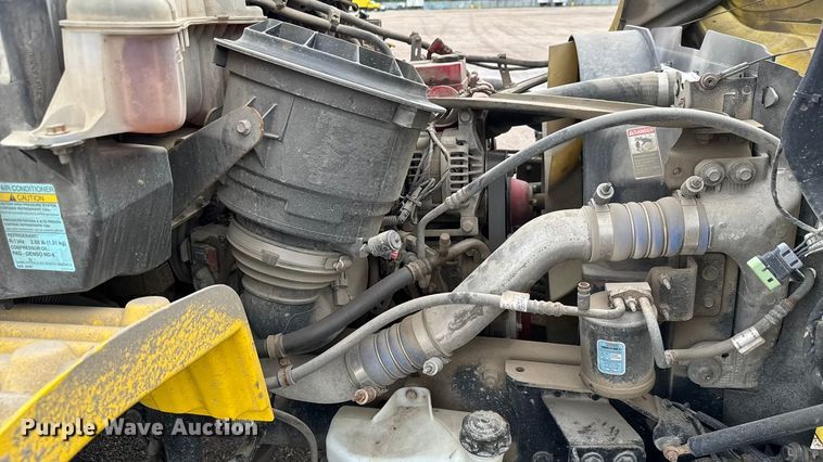 image for item EM8171 2018 Freightliner Business Class M2 rollback truck