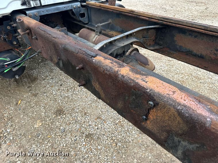 image for item EN4500 2006 International 4400 truck cab and chassis