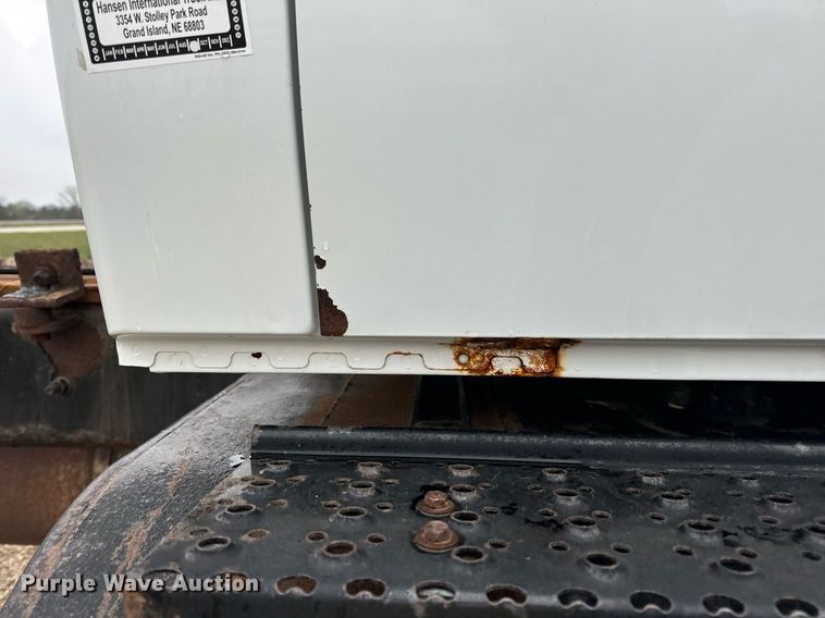 image for item EN4500 2006 International 4400 truck cab and chassis