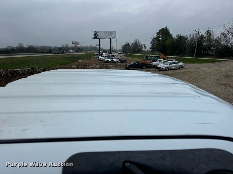 image for item EN4500 2006 International 4400 truck cab and chassis