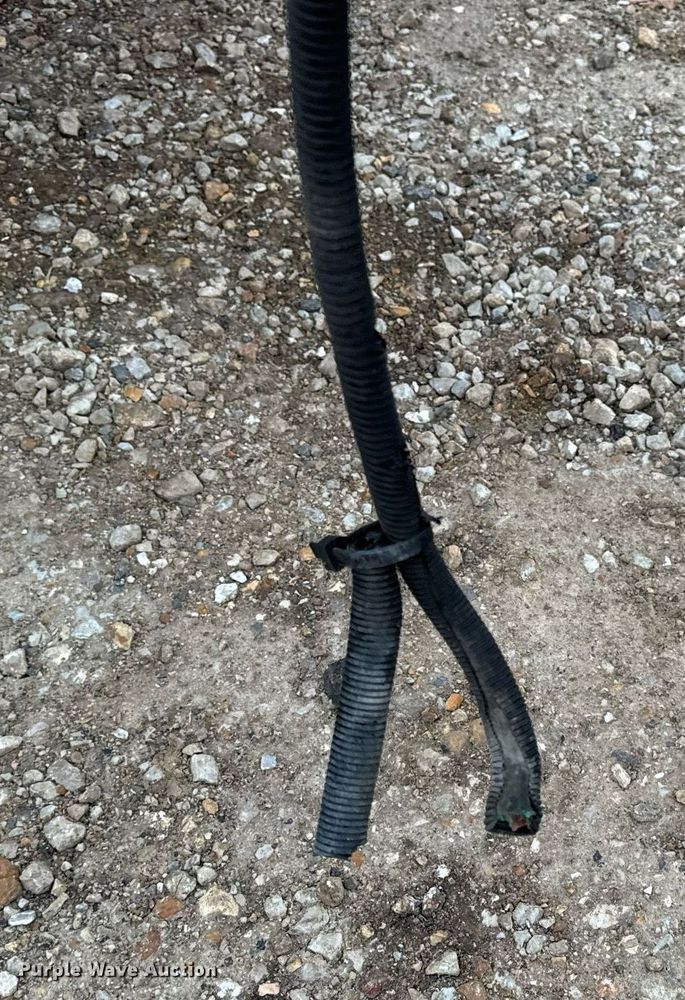 image for item EN4500 2006 International 4400 truck cab and chassis