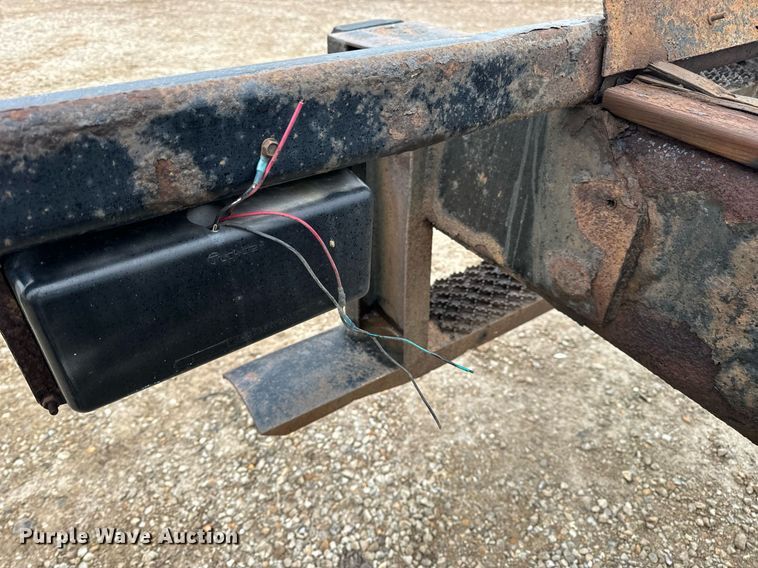 image for item EN4500 2006 International 4400 truck cab and chassis