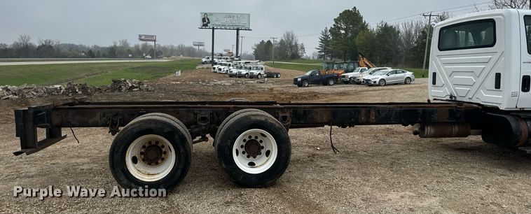 image for item EN4500 2006 International 4400 truck cab and chassis