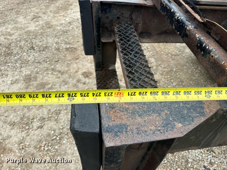 image for item EN4500 2006 International 4400 truck cab and chassis