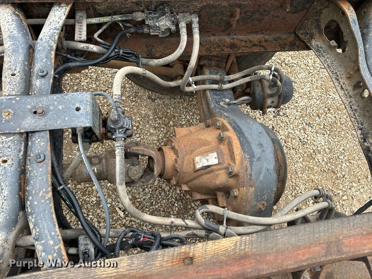 image for item EN4500 2006 International 4400 truck cab and chassis