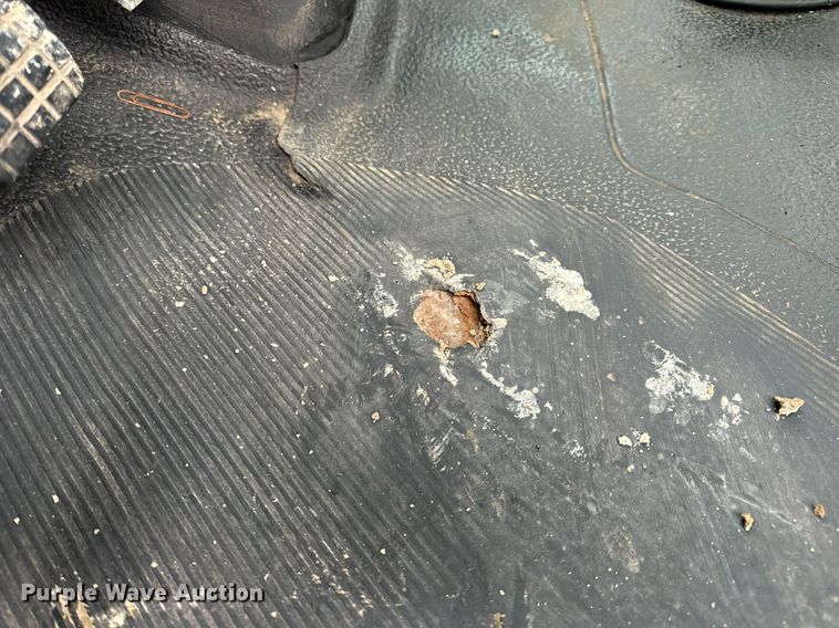 image for item EN4500 2006 International 4400 truck cab and chassis