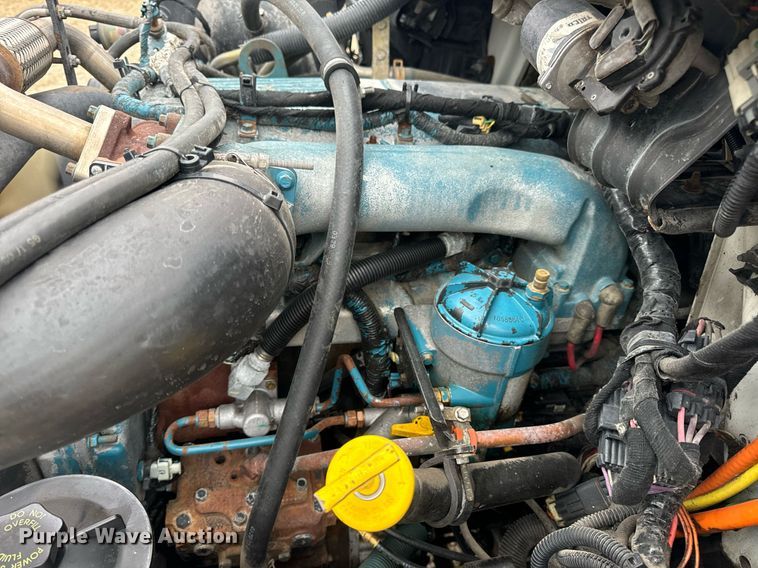 image for item EN4500 2006 International 4400 truck cab and chassis