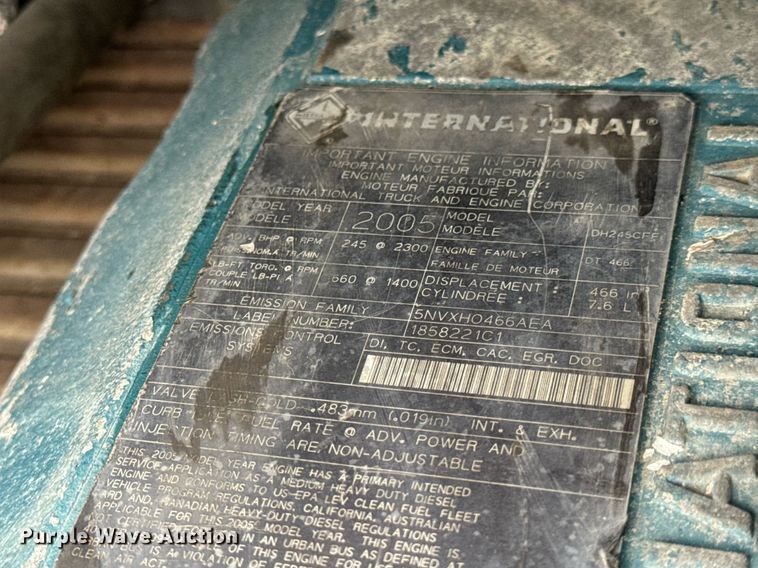 image for item EN4500 2006 International 4400 truck cab and chassis