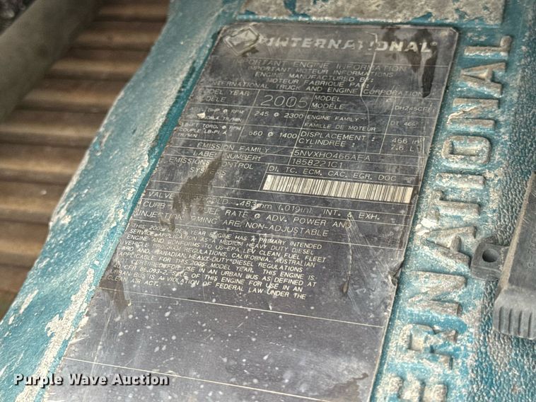 image for item EN4500 2006 International 4400 truck cab and chassis