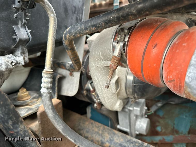 image for item EN4500 2006 International 4400 truck cab and chassis