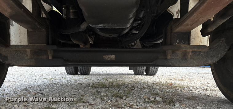 image for item EN5604 1995 Freightliner FL70 semi truck