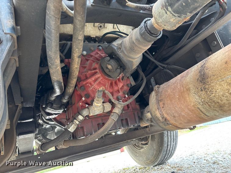 image for item EN5604 1995 Freightliner FL70 semi truck