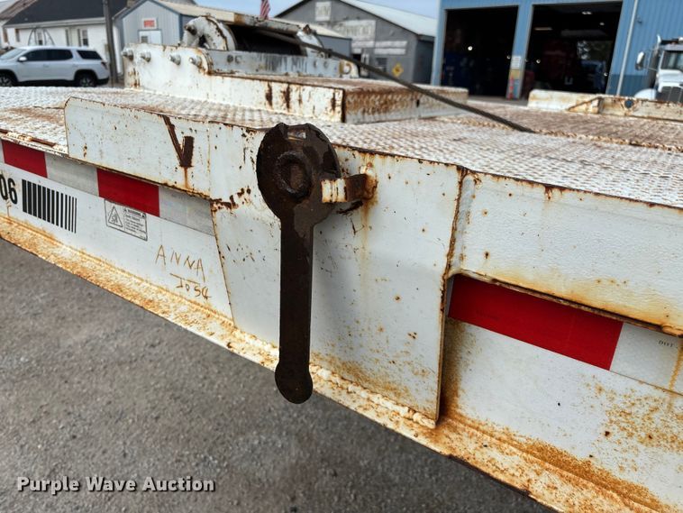 image for item EN5605 2006 Trail-EZE Trail 1CM06 roll-off tilt deck container trailer