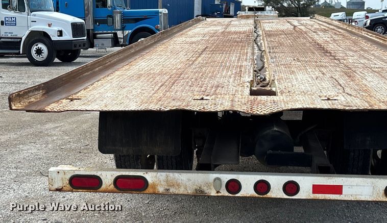 image for item EN5605 2006 Trail-EZE Trail 1CM06 roll-off tilt deck container trailer