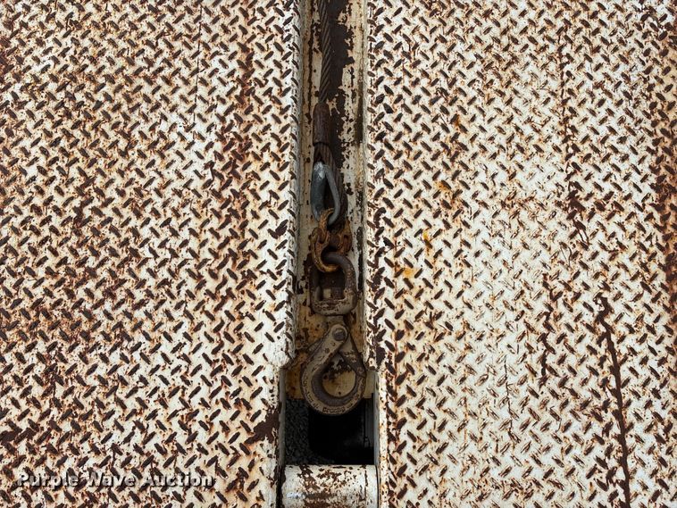 image for item EN5605 2006 Trail-EZE Trail 1CM06 roll-off tilt deck container trailer