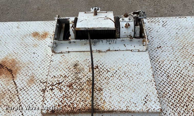 image for item EN5605 2006 Trail-EZE Trail 1CM06 roll-off tilt deck container trailer