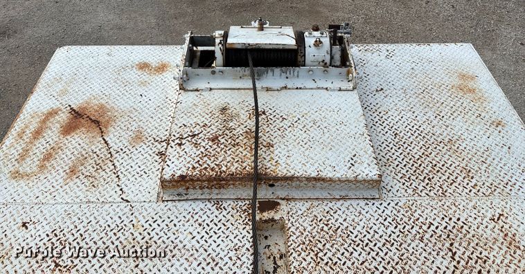 image for item EN5605 2006 Trail-EZE Trail 1CM06 roll-off tilt deck container trailer