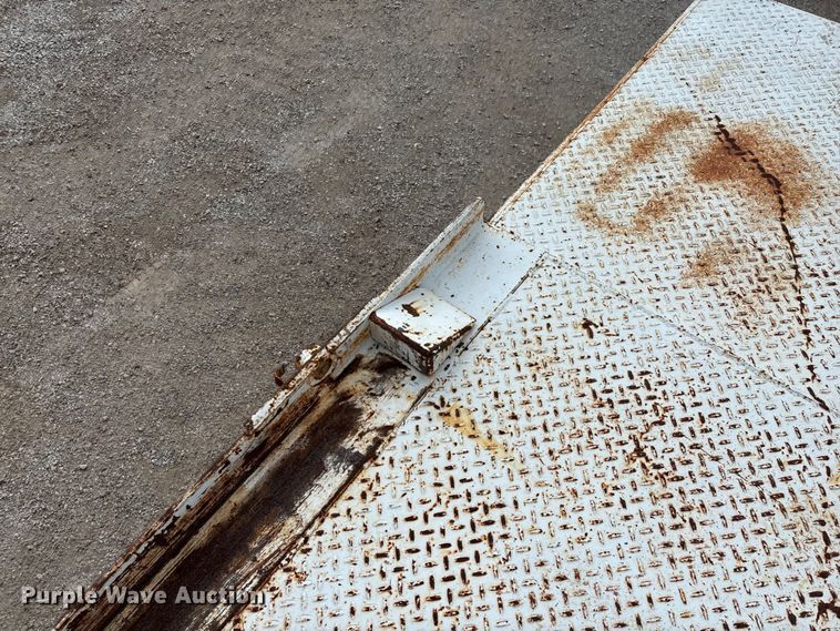 image for item EN5605 2006 Trail-EZE Trail 1CM06 roll-off tilt deck container trailer