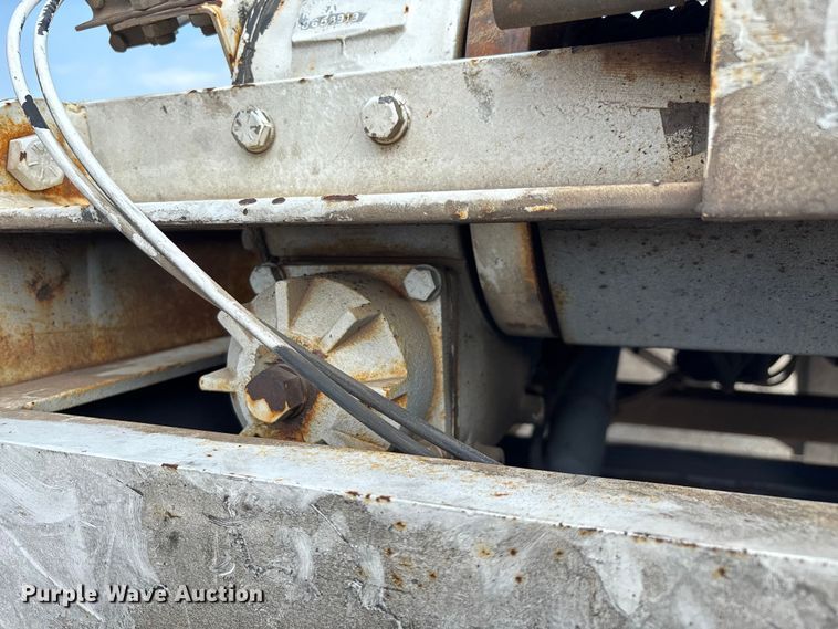 image for item EN5605 2006 Trail-EZE Trail 1CM06 roll-off tilt deck container trailer