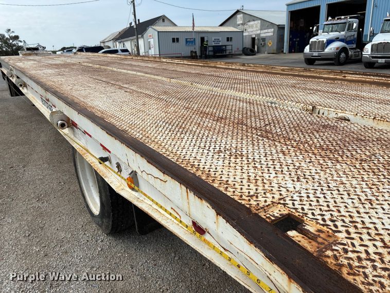 image for item EN5605 2006 Trail-EZE Trail 1CM06 roll-off tilt deck container trailer