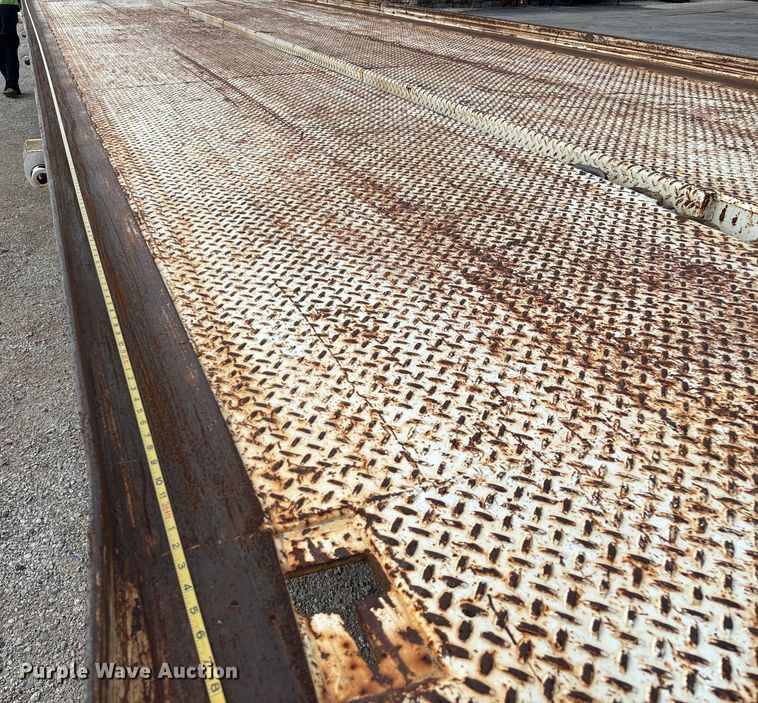 image for item EN5605 2006 Trail-EZE Trail 1CM06 roll-off tilt deck container trailer