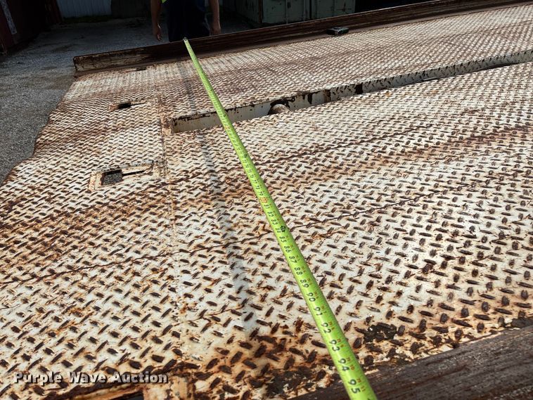 image for item EN5605 2006 Trail-EZE Trail 1CM06 roll-off tilt deck container trailer