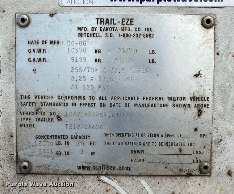 image for item EN5605 2006 Trail-EZE Trail 1CM06 roll-off tilt deck container trailer