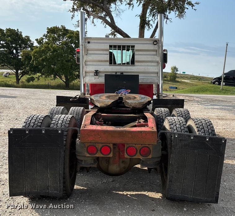 image for item EN5606 1987 Peterbilt 379 semi truck