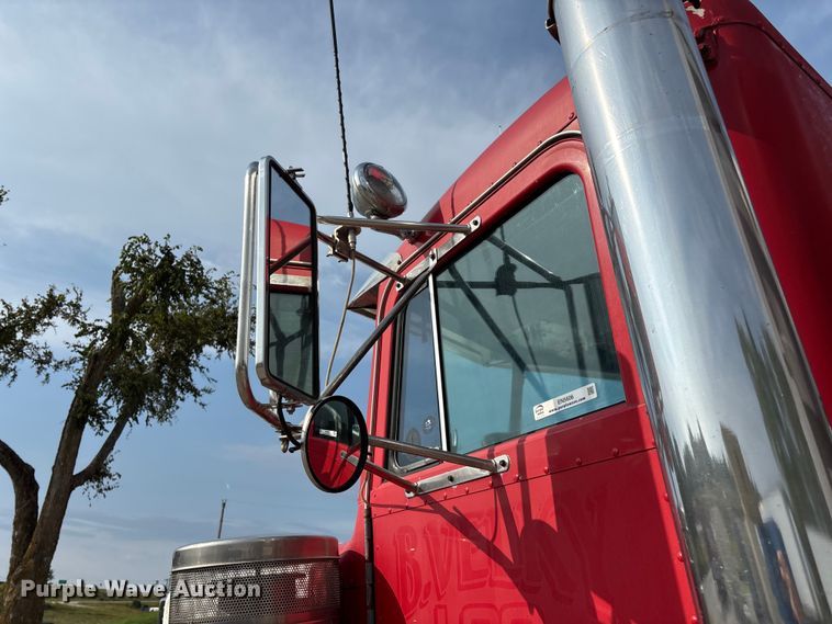 image for item EN5606 1987 Peterbilt 379 semi truck